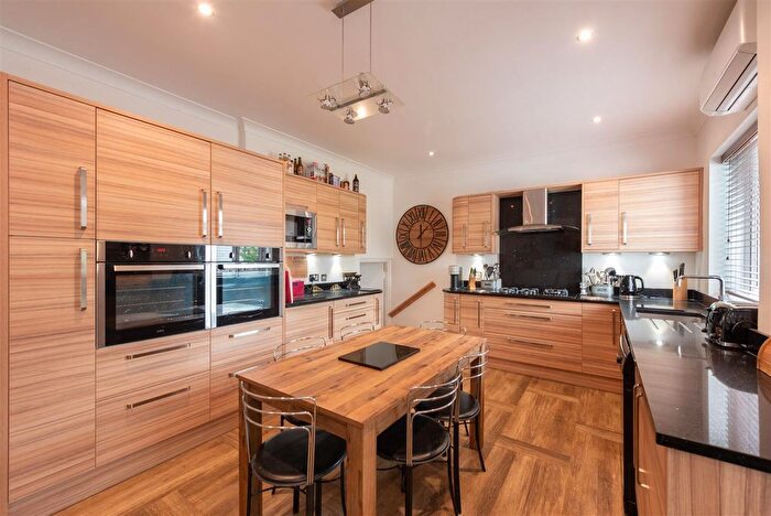 5 Bedroom Semi-Detached House For Sale In Townsend Avenue, London, N14