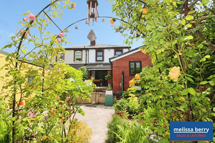 4 Bedroom Semi-detached House For Sale In Simister Lane, Simister, Prestwich, Manchester, M25