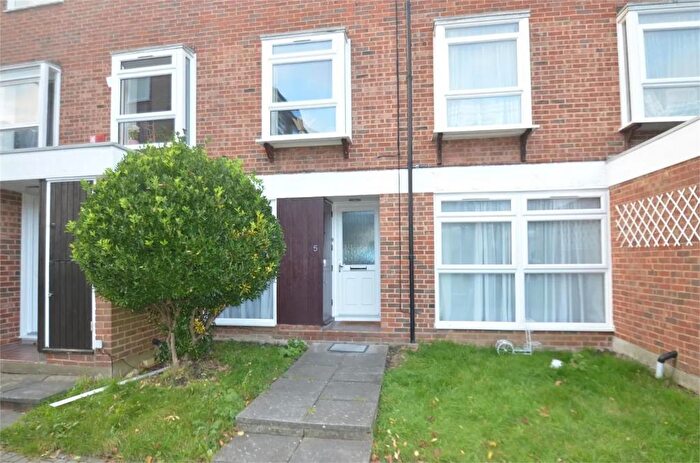 2 Bedroom Maisonette To Rent In Cotelands, Croydon, Surrey, CR0