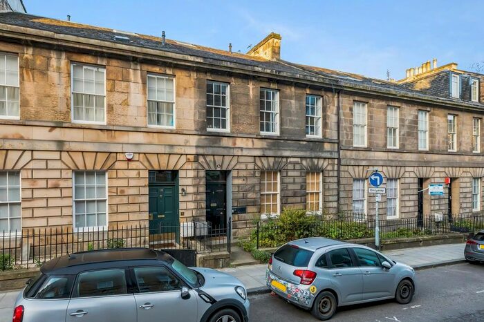 4 Bedroom Flat To Rent In /, Grove Street, Edinburgh, EH3