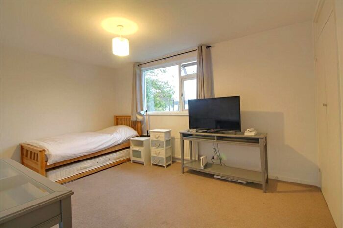 3 Bedroom End Of Terrace House For Sale In Carmarthen Close, Farnborough, Hampshire, GU14