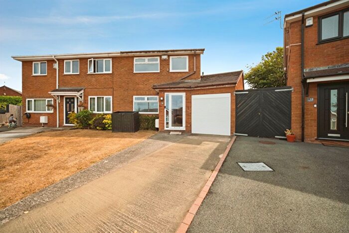 3 Bedroom Semi-Detached House For Sale In Griffiths Close, Wirral, CH49