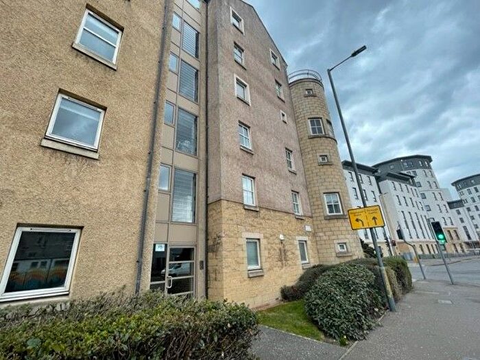 2 Bedroom Flat To Rent In Lindsay Road, Leith, Edinburgh, EH6