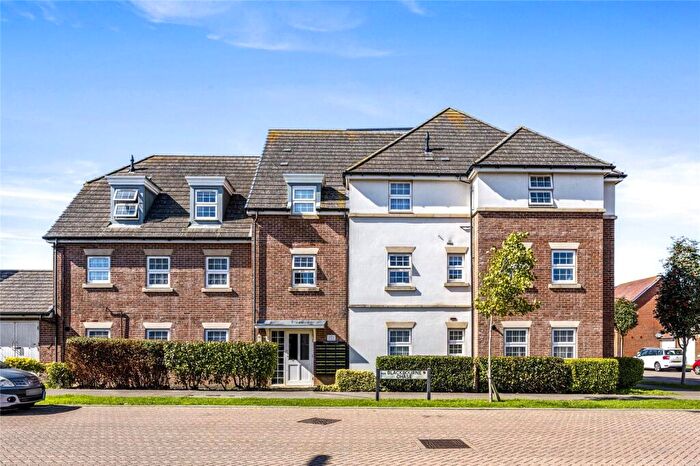 2 Bedroom Flat For Sale In Blackbourne Chase, Littlehampton, West Sussex, BN17