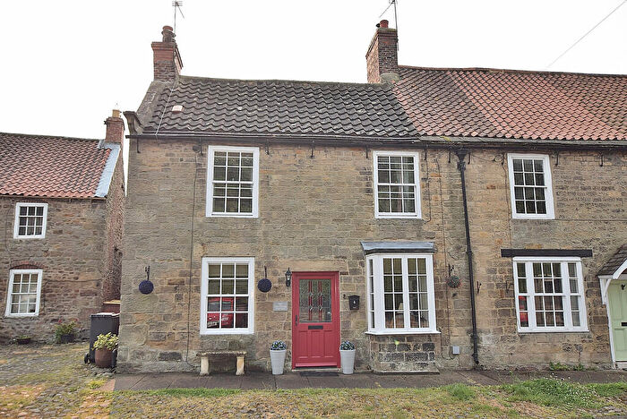 2 Bedroom Cottage For Sale In High Street, Gilling West, DL10