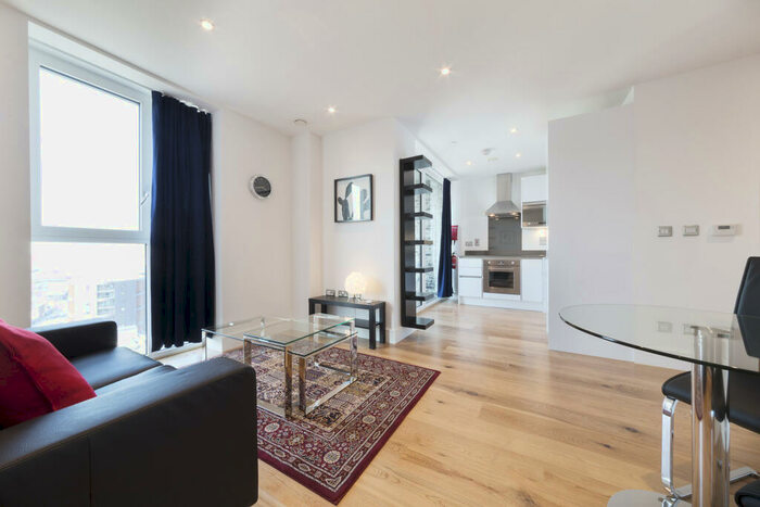 Apartment To Rent In Sovereign Tower, Emily Street, Canning Town, London, E16