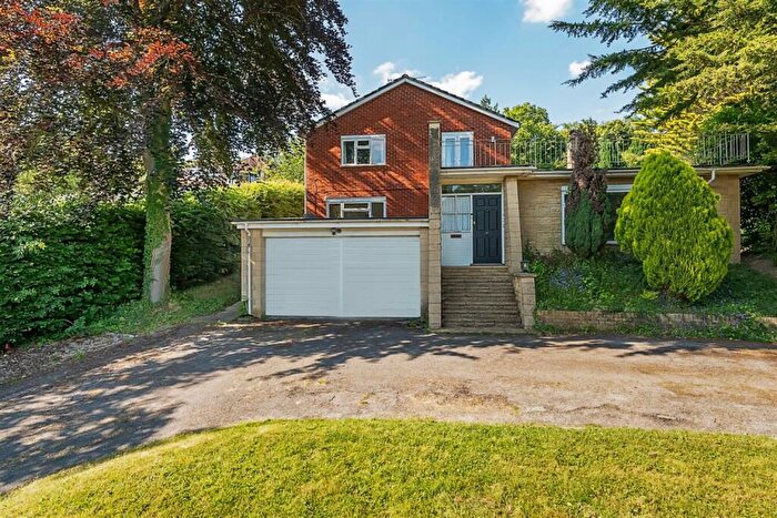 5 Bedroom House For Sale In Lambridge Wood Road, RG9