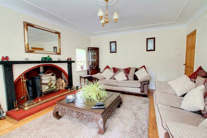 5 Bedroom Detached House For Sale In The Crescent, Sandilands, LN12