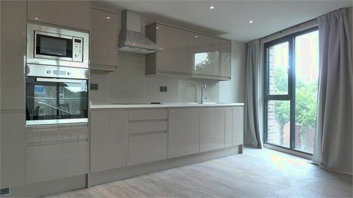 2 Bedroom Flat To Rent In Amesbury Avenue, Streatham Hill, SW2