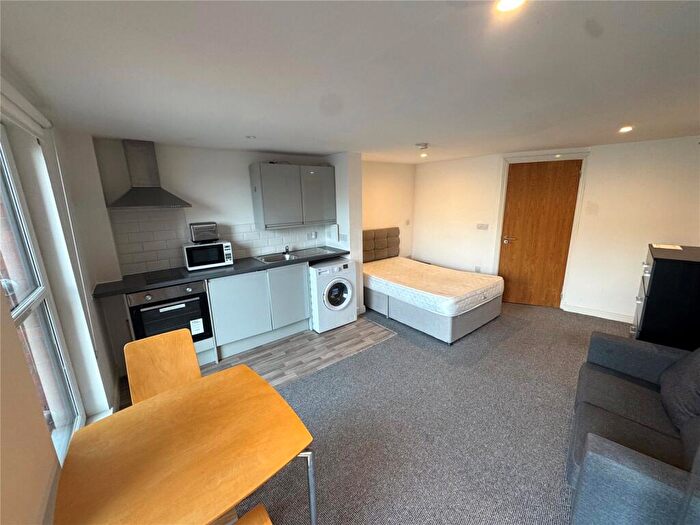 Apartment To Rent In Wolstenholme Square, Liverpool, Merseyside, L1