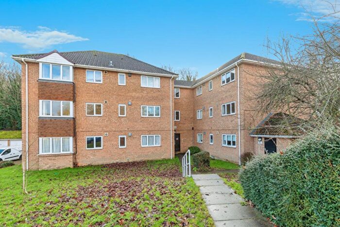 1 Bedroom Flat For Sale In Findlay Close, Gillingham, ME8