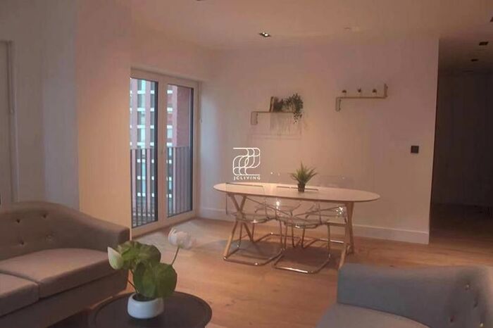 2 Bedroom Flat To Rent In Keybridge, London, SW8