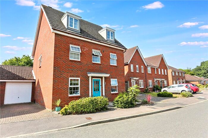 5 Bedroom Link Detached House For Sale In Abbey Road, Wymondham, Norfolk, NR18