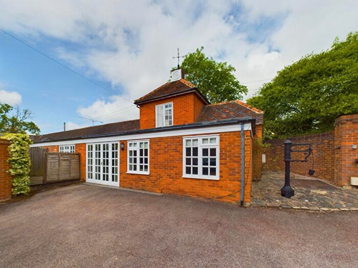 2 Bedroom Cottage To Rent In Hammersley Lane, Penn, Buckinghamshire, HP10