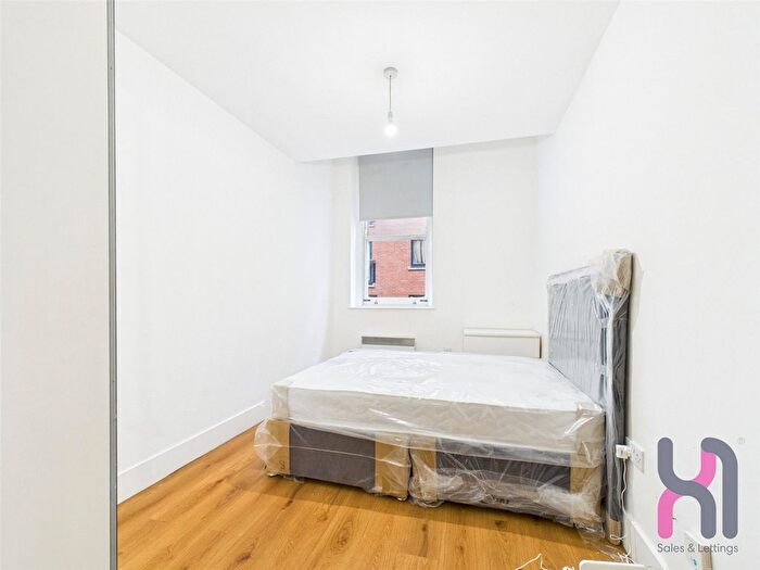 1 Bedroom Flat To Rent In Town Hall, Bexley Square, Salford, Manchester, M3