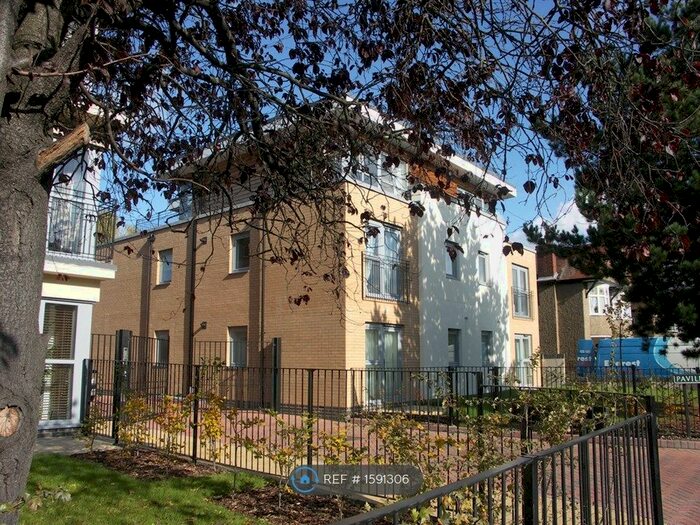 2 Bedroom Flat To Rent In Pavilions, Windsor, SL4