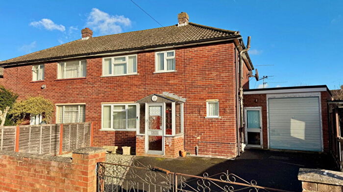 3 Bedroom Semi-Detached House For Sale In Victor Road, Thatcham, RG19