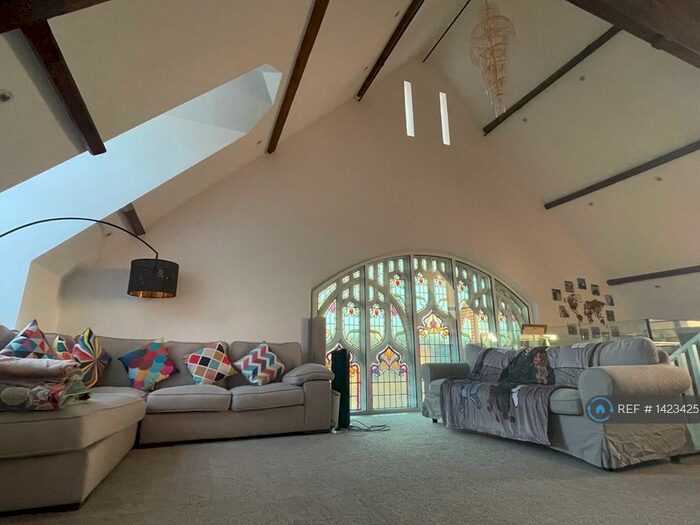 2 Bedroom Flat To Rent In Huddlestone Road, London, NW2