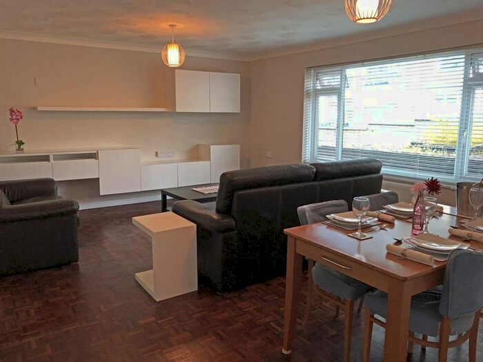 2 Bedroom Flat To Rent In Glanmor Road, Uplands, Swansea, SA2