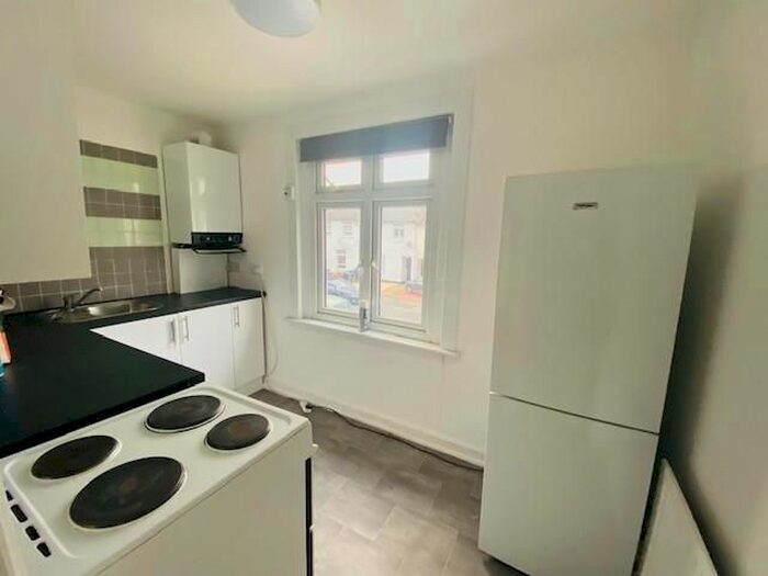1 Bedroom Flat To Rent In Kings Road, London, SE25