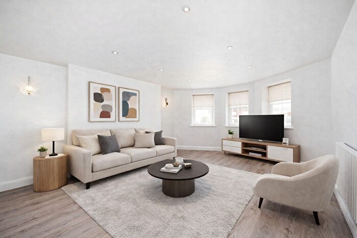 2 Bedroom Flat To Rent In North Gate, Prince Albert Road, London, NW8