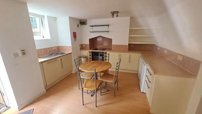 2 Bedroom Flat To Rent In Westacre House, Stockport, SK4
