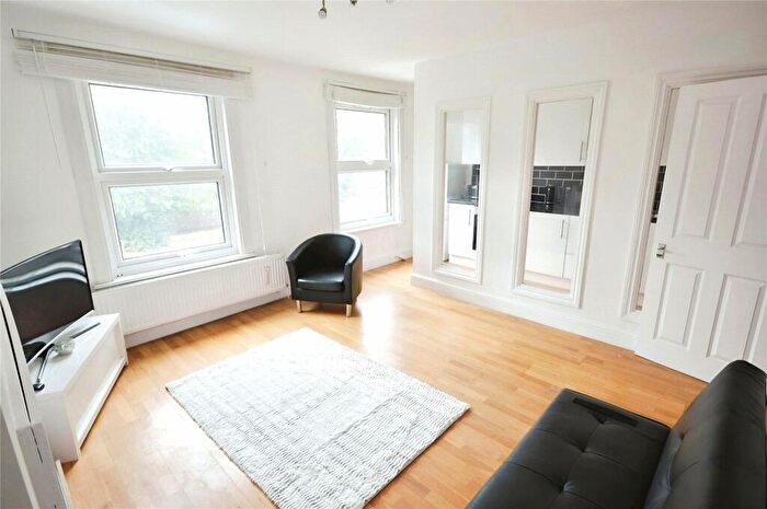 2 Bedroom Flat To Rent In Nunhead Lane, London, SE15