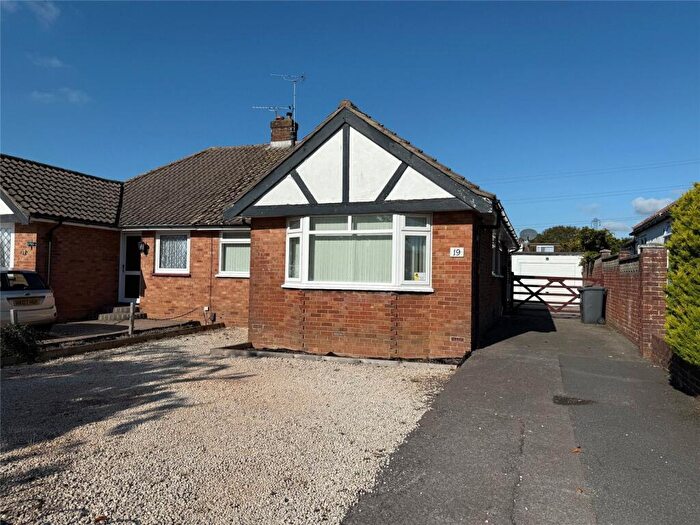 3 Bedroom Bungalow For Sale In Sunnymead Drive, Waterlooville, Hampshire, PO7