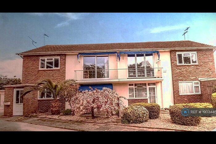 2 Bedroom Flat To Rent In Willow Court, Worthing, BN11