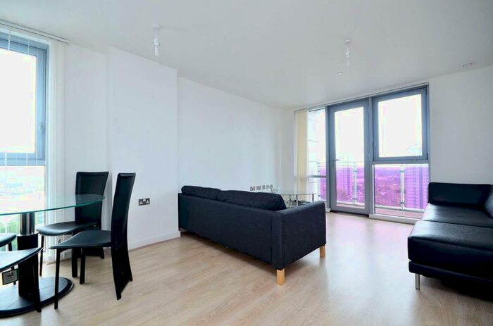 3 Bedroom Flat To Rent In Rick Roberts Way, Stratford, London, E15