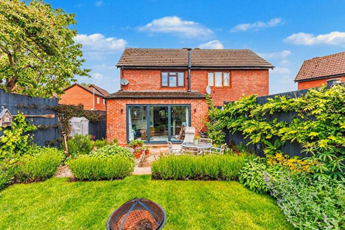 2 Bedroom End Of Terrace House For Sale In The Driftway, Shipston-On-Stour, CV36