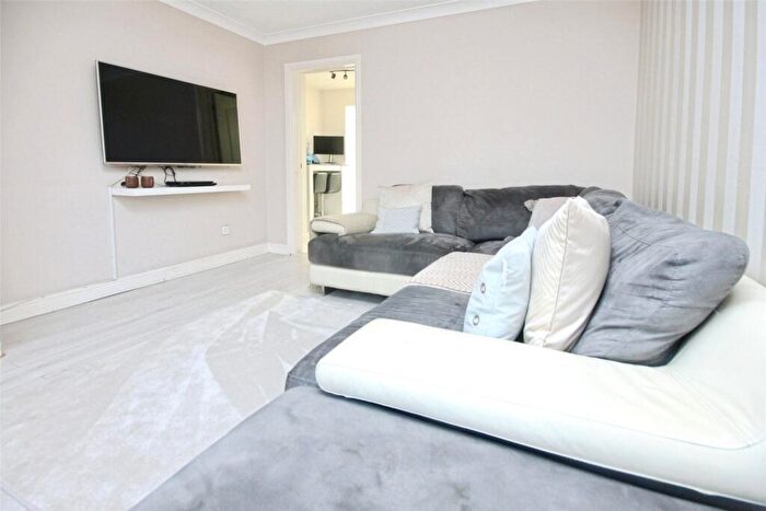 3 Bedroom Terraced House For Sale In Carlyle Gardens, Wickford, Essex, SS12