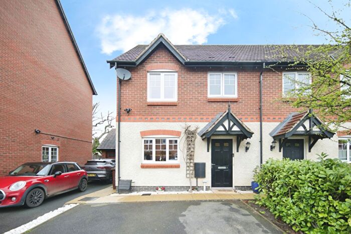 3 Bedroom End Terrace House For Sale In Drovers Close, Balsall Common, CV7