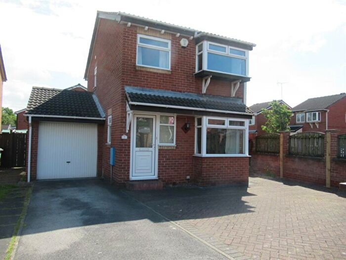 3 Bedroom Detached House To Rent In Clayton Way, Leeds, LS10
