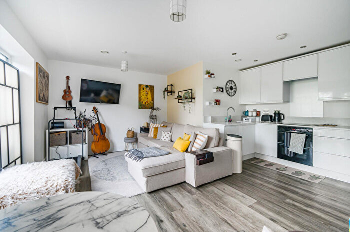 2 Bedroom Apartment For Sale In College Court, Easton Street, High Wycombe, HP11