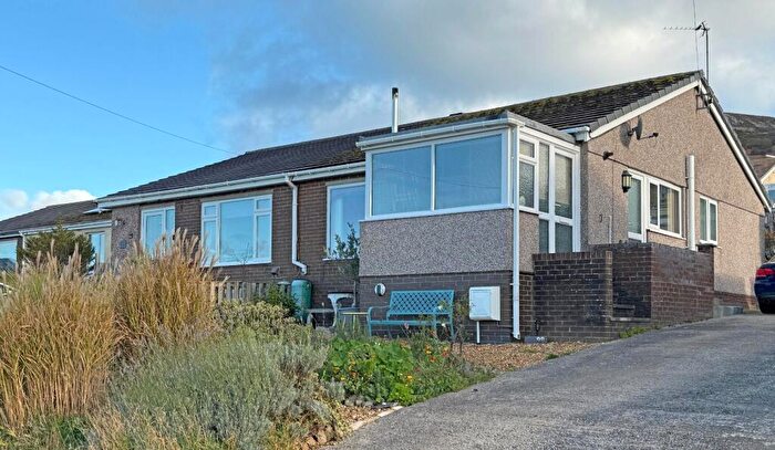 2 Bedroom Bungalow For Sale In Gorwel, Llanfairfechan, Conwy, LL33