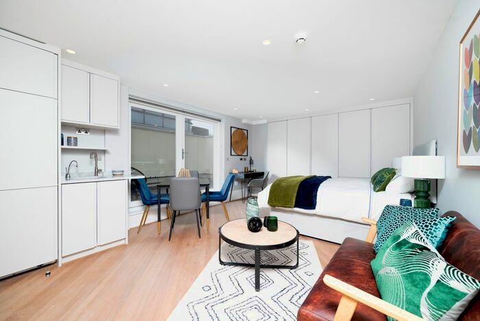 Studio To Rent In Montserrat Road, Putney, London, SW15