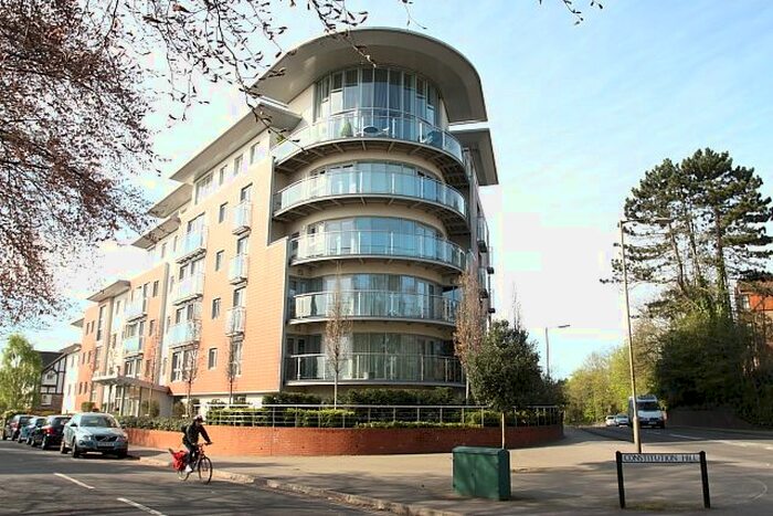 1 Bedroom Flat To Rent In Constitution Hill, Woking, GU22