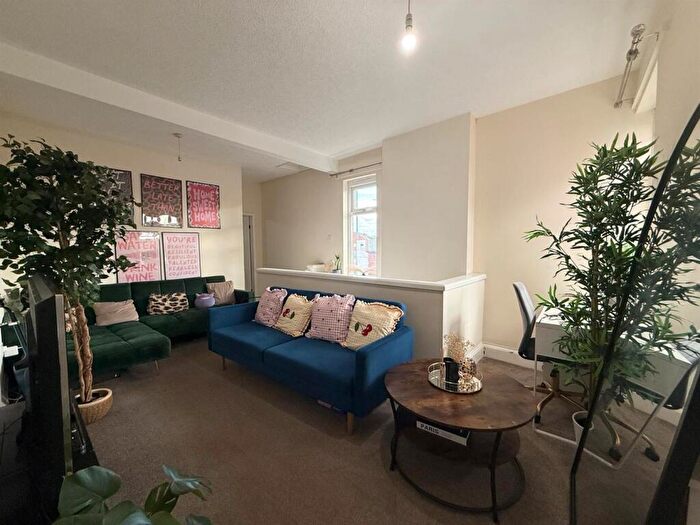 1 Bedroom Flat To Rent In Halesowen Road, Old Hill, Cradley Heath, B64