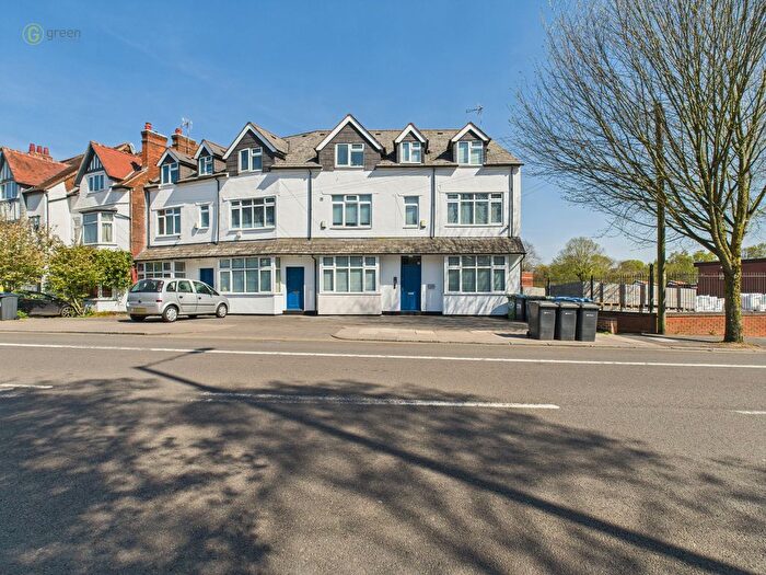 2 Bedroom Flat For Sale In Queen Street, Lichfield, B13