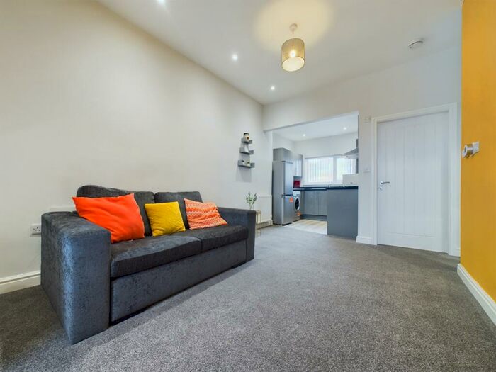 1 Bedroom Apartment To Rent In Anlaby Road, HU3