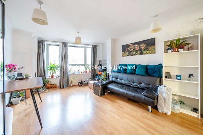 1 Bedroom Flat To Rent In Westmoreland Road, Walworth, London, SE17