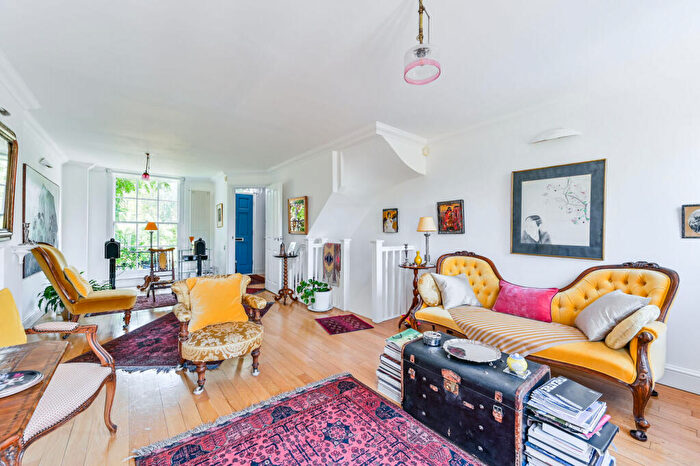 4 Bedroom House For Sale In De Beauvoir Road, Islington, London, N1