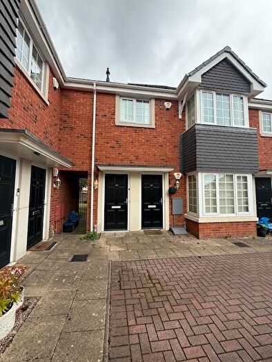 2 Bedroom Flat To Rent In Summerfield Road, Dudley, DY2