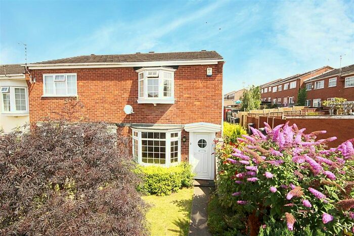 2 Bedroom Town House To Rent In Ballantrae Close, Arnold, Nottingham, NG5