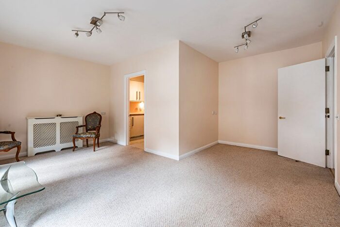 1 Bedroom Flat To Rent In Fulham High Street, London, SW6