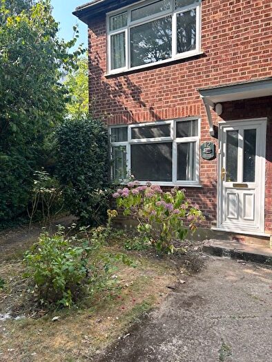 2 Bedroom Maisonette To Rent In Buckingham Avenue, London, N20