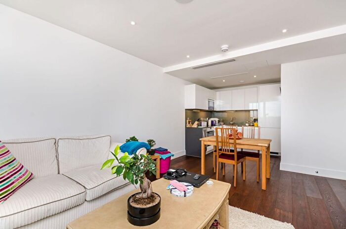 1 Bedroom Flat To Rent In Central Avenue, Sands End, London, SW6