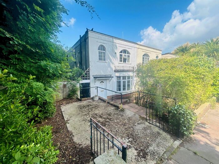 3 Bedroom Semi-Detached House For Sale In Falmer Close, Eastbourne, BN20