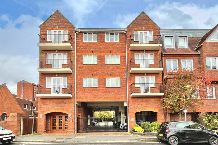1 Bedroom Apartment To Rent In Station Road, Gerrards Cross, SL9
